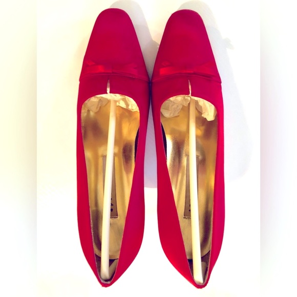 Red Satin pump bow detail 3 inch heel leather sole size 7.5 - Picture 16 of 16